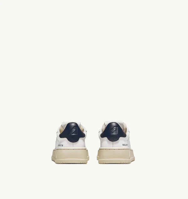 BASKET BAISSE DALLAS EN CUIR BLANC ET BLEU POUR ENFANTS