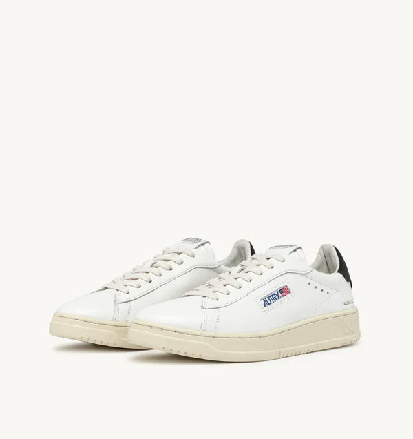 BASKET DALLAS LOW EN CUIR BLANC ET NOIR