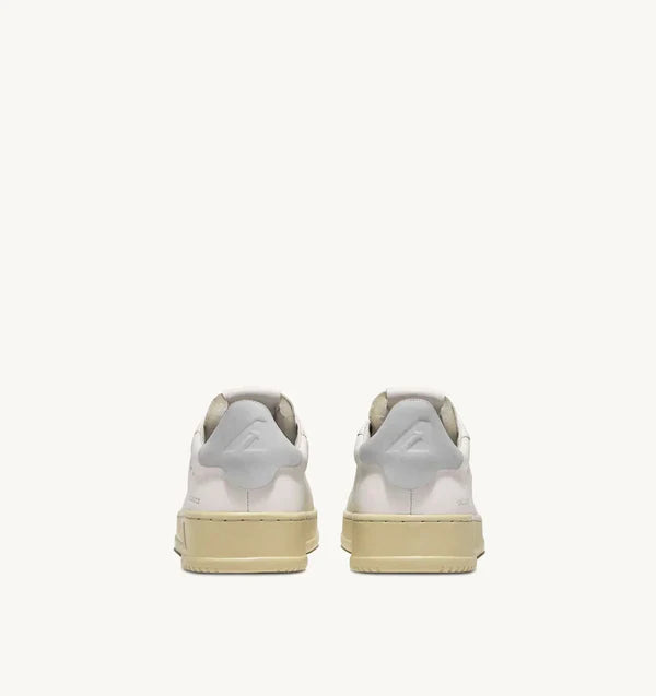 BASKET DALLAS LOW EN CUIR DE CHEVRE ET NABUK BLANC
