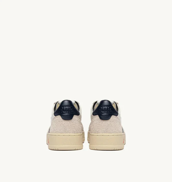 Autry Sneakers Medalist 01 Low Leather Sand HE02