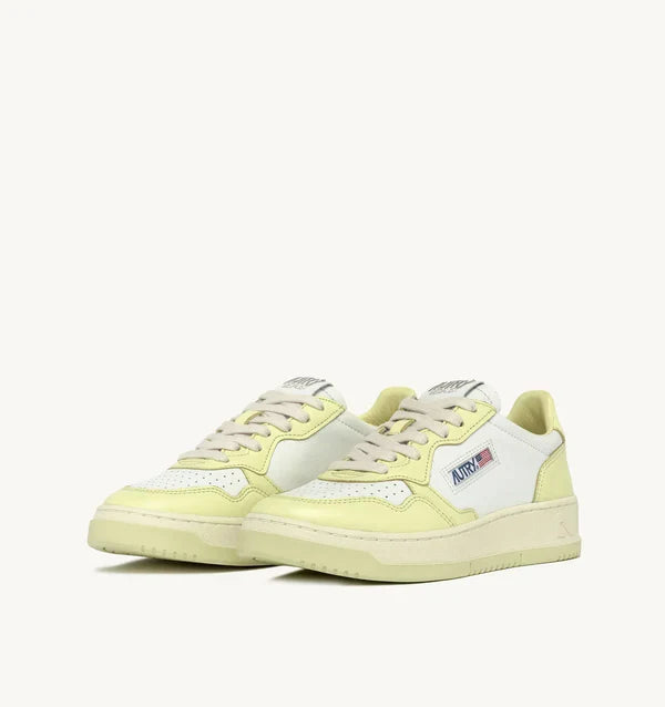 Autry Sneakers Medalist 01 Low Leather Lime WB36