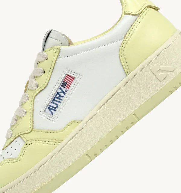 Autry Sneakers Medalist 01 Low Leather Lime WB36
