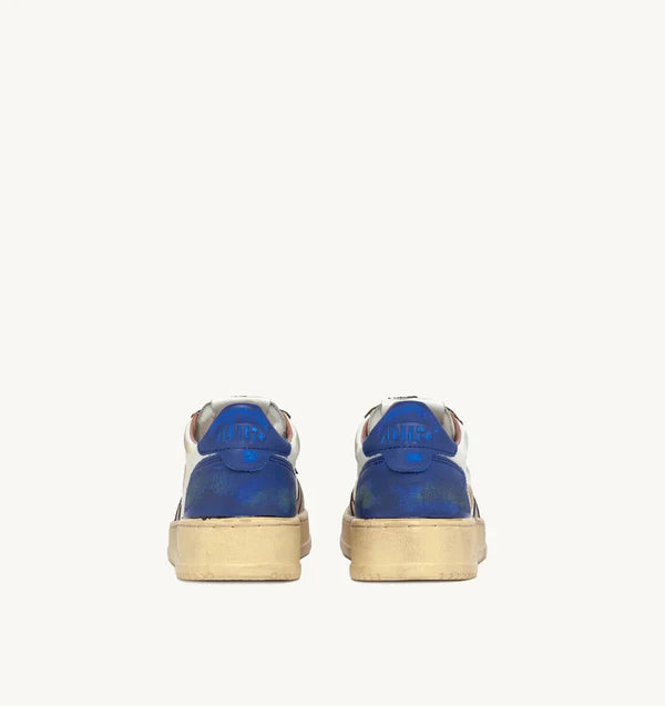 SNEAKERS MEDALIST LOW SUPER VINTAGE EN CUIR BLANC MARRON ET BLEU