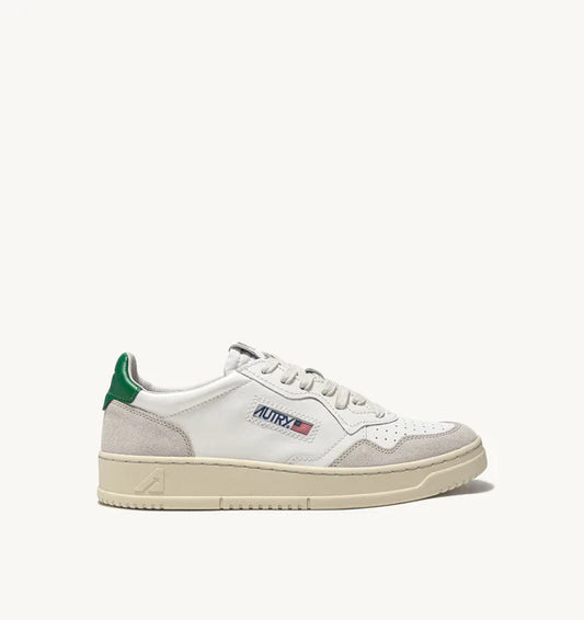 Autry Sneakers Medalist 01 Low Suede White Amazon LS23
