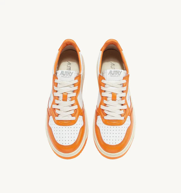 Autry Sneakers Medalist 01 Low Leather Orange WB06