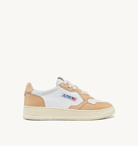 Autry Sneakers Medalist 01 Low Leather Goat Caramel GH04
