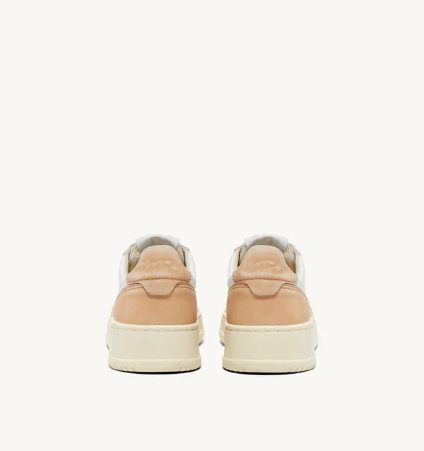 Autry Sneakers Medalist 01 Low Leather Goat Caramel GH04