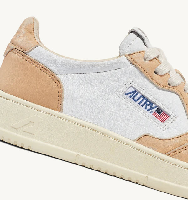 Autry Sneakers Medalist 01 Low Leather Goat Caramel GH04