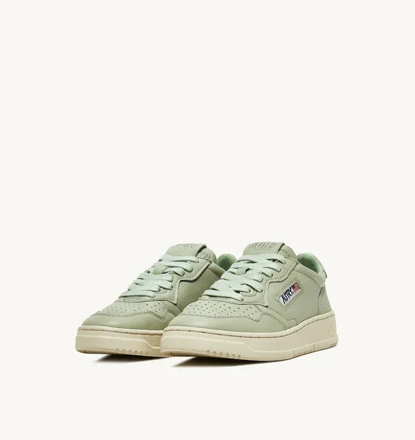 Autry Sneakers Medalist 01 Low Goat Green GG32
