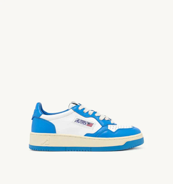 BASKET MEDALIST LOW EN CUIR BICOLOR BLANC ET BLEU CIEL