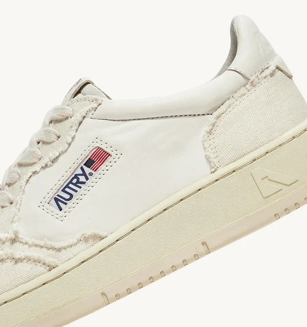 Autry Sneakers Medalist 01 Low Goat Canvas Ivory CB01
