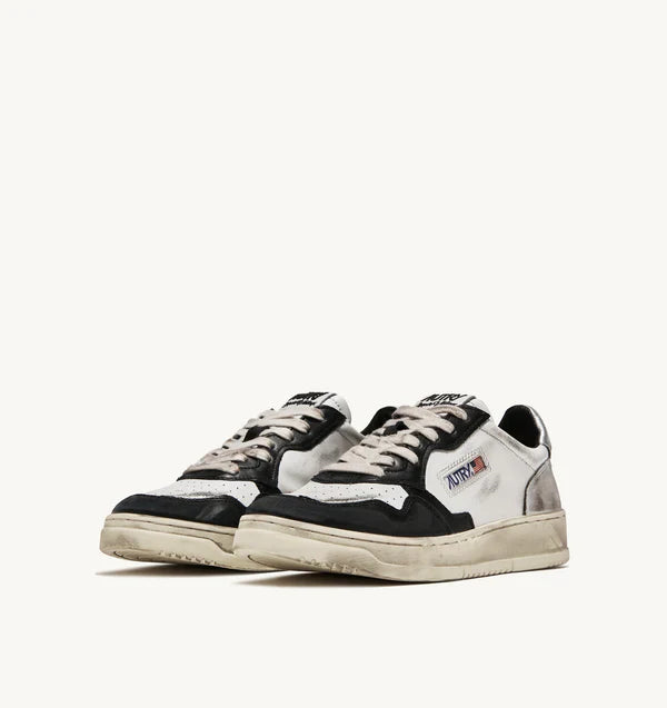 BASKET MEDALIST LOW SUPER VINTAGE EN CUIR BLANC ARGENT ET NOIR