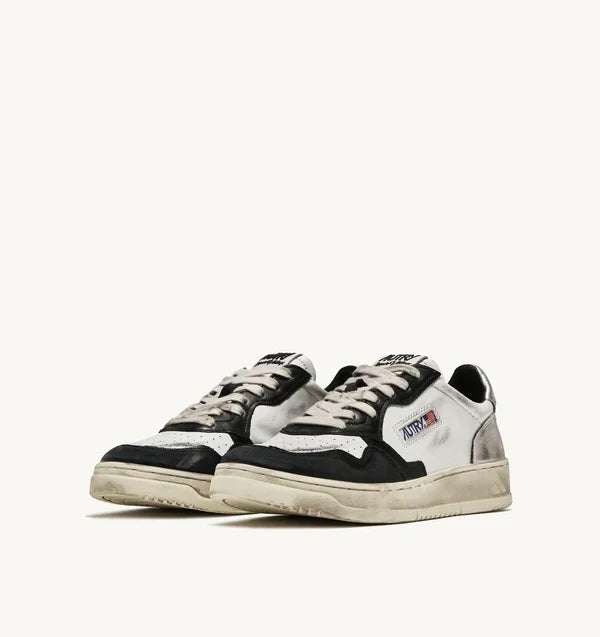 BASKET MEDALIST LOW SUPER VINTAGE EN CUIR BLANC NOIR ET ARGENT