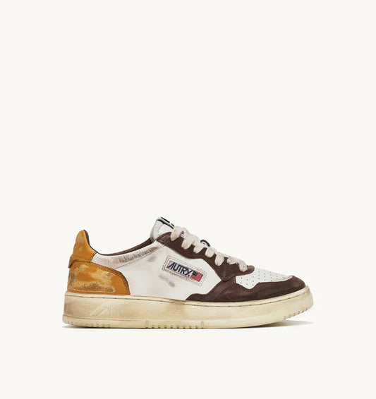 SNEAKER BASSE SUPER VINTAGE EN CUIR COULEUR BLANC, MARRON ET MIEL