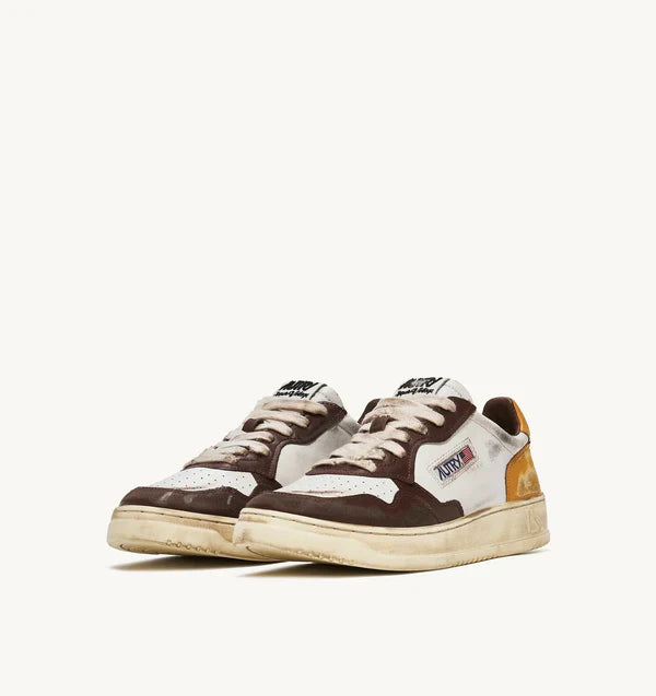 SNEAKER BASSE SUPER VINTAGE EN CUIR COULEUR BLANC, MARRON ET MIEL