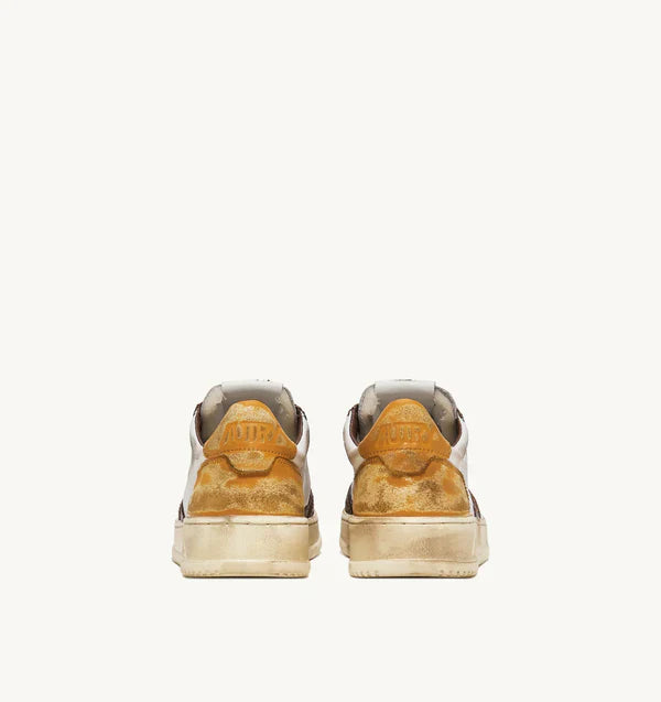 SNEAKER BASSE SUPER VINTAGE EN CUIR COULEUR BLANC, MARRON ET MIEL