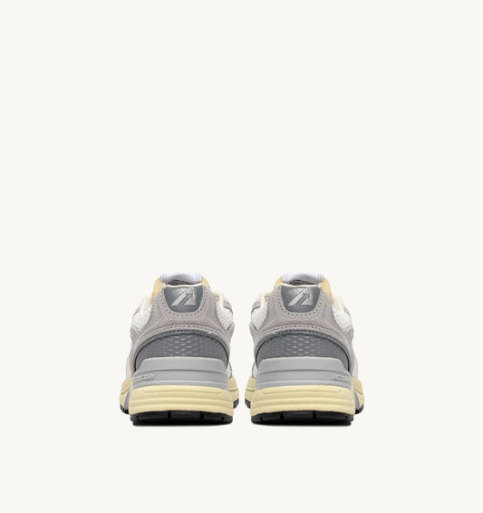 BASKETS HYPERWAY EN MESH ET EN DAIM BLANC ET GRIS
