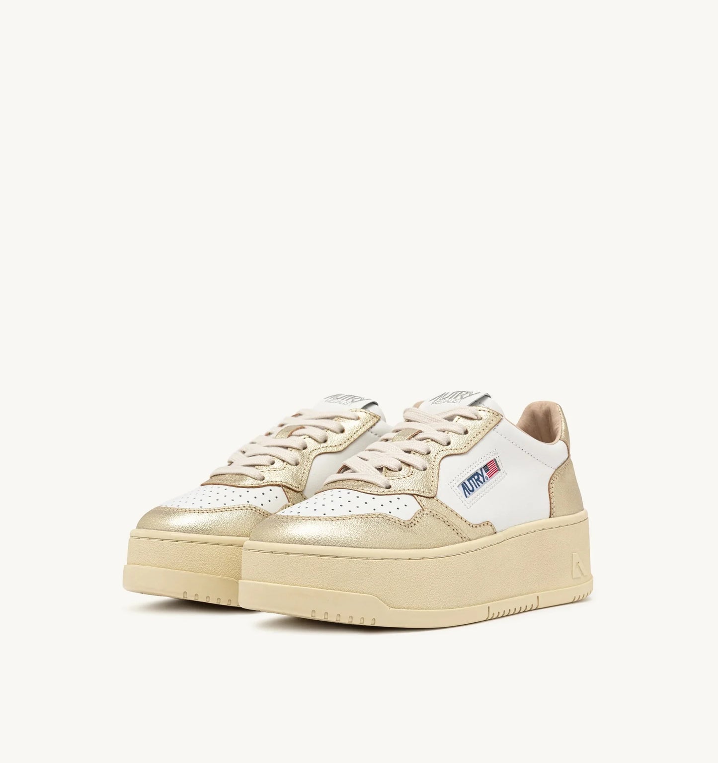 BASKETS MEDALIST PLATFORM EN CUIR BLANC ET PLATINE METALLISE