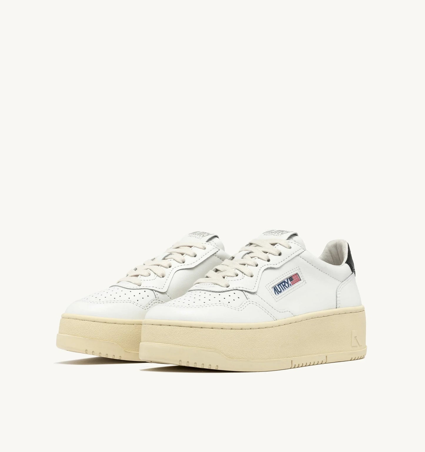 BASKETS MEDALIST PLATFORM EN CUIR BLANC ET NOIR