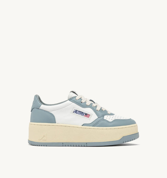BASKETS MEDALIST PLATFORM EN CUIR BLANC ET SILVER BLUE