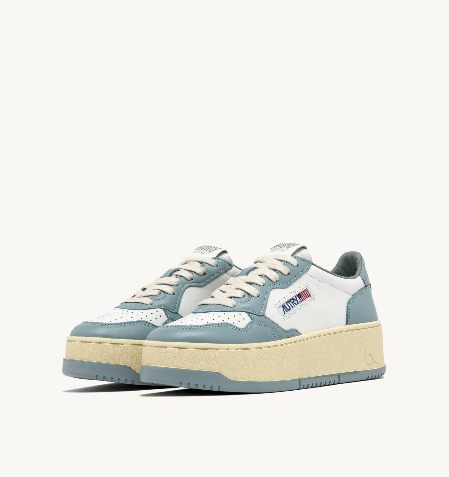 BASKETS MEDALIST PLATFORM EN CUIR BLANC ET SILVER BLUE